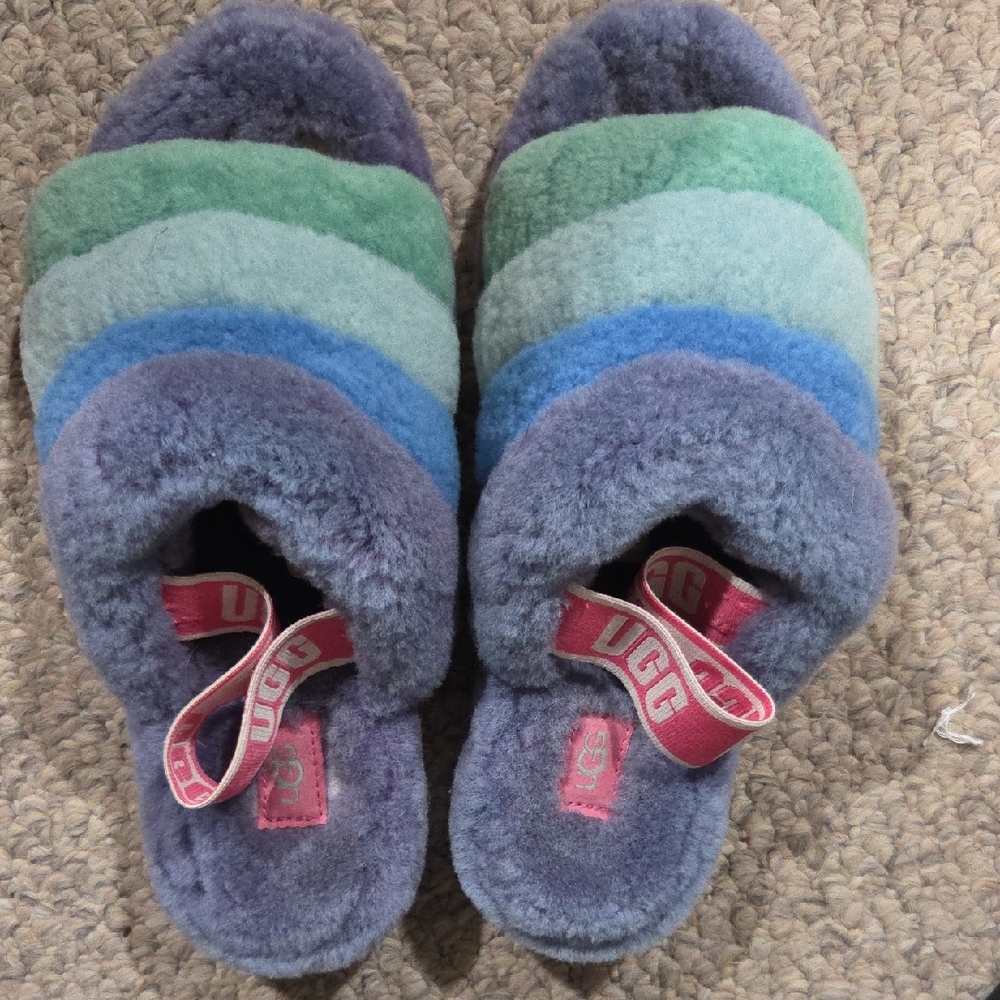 UGG Womens Sz 9 Fluffy Slide Slippers